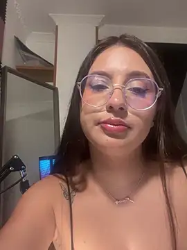 Snapshot of Gretta_Hot chatting on 01-17-25, 10:12 Gretta Hot online show from 01-17-25, 10:12