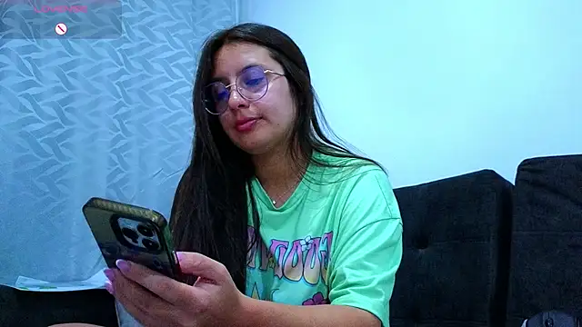 Snapshot of Gretta_Hot chatting on 02-18-25, 12:04 Gretta Hot online show from 02-18-25, 12:04