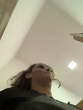 mamifresita online show from 12-18-25, 11:11