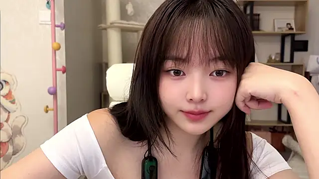 Chenjing0 online show from 10-28-25, 03:32