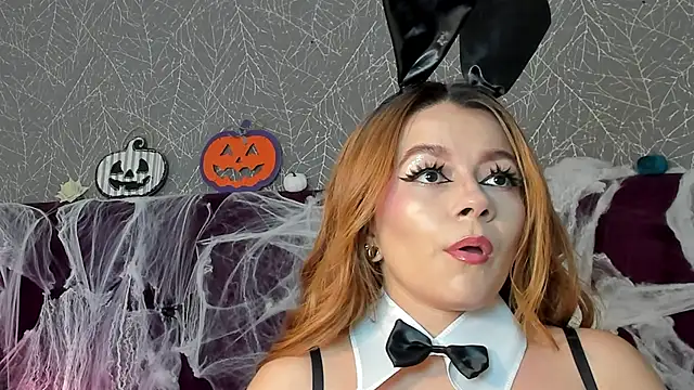 LiaCathaleya online show from 10-31-25, 06:20