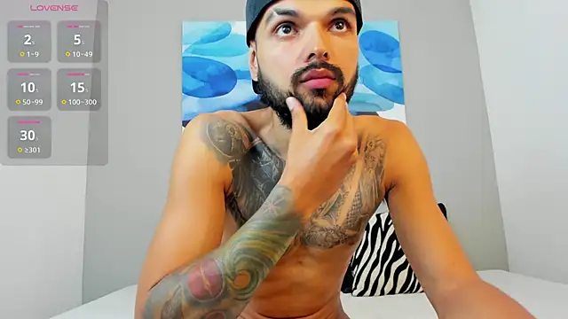 Snapshot of Emilio_Wolf chatting on 02-08-25, 10:08 Emilio Wolf online show from 02-08-25, 10:08