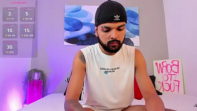 Snapshot of Emilio_Wolf chatting on 02-17-25, 06:26 Emilio Wolf online show from 02-17-25, 06:26