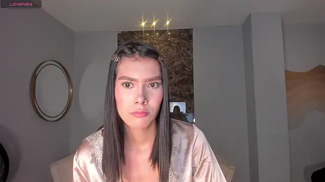 NiaSalvatore online show from 02-14-26, 03:36