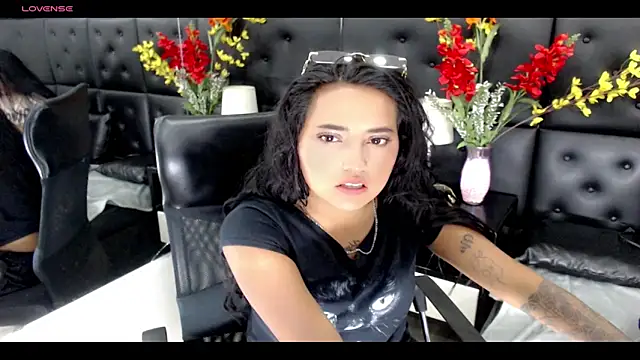 Carolaine01 online show from 01-17-25, 08:11