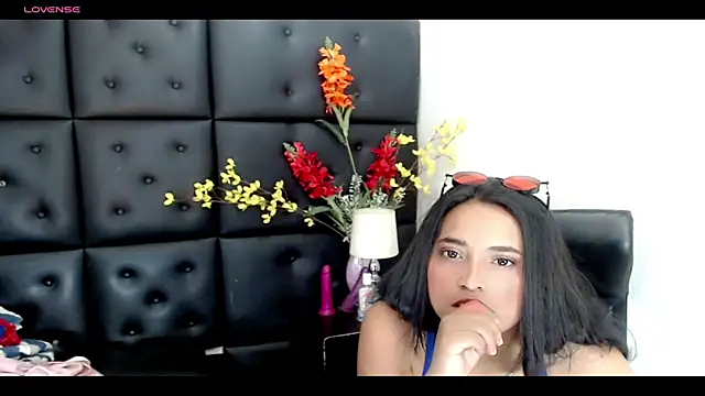 Carolaine01 online show from 03-03-25, 10:10