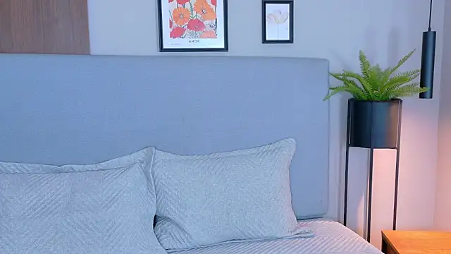 AbieHills online show from 04-25-26, 11:13