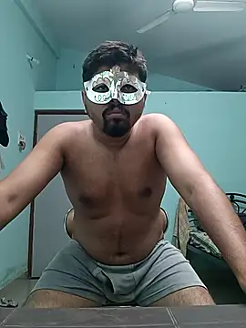 Snapshot of Desi_Heat chatting on 03-05-25, 04:13 Desi Heat online show from 03-05-25, 04:13