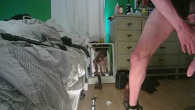 Snapshot of SadCatDaddy chatting on 05-19-26, 06:47 SadCatDaddy online show from 05-19-26, 06:47