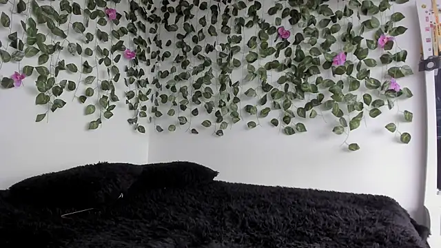 Laurensmith9 online show from 04-08-26, 01:33