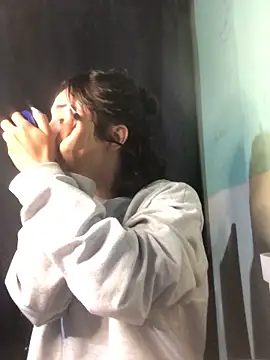 NickiYoung online show from 01-10-25, 05:58