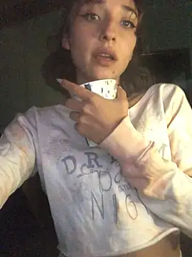 NickiYoung online show from 01-28-25, 06:49