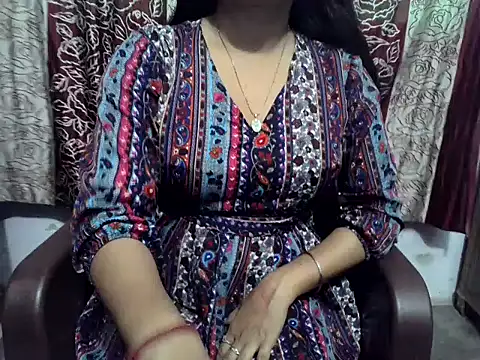 Snapshot of SIYA_MAVI chatting on 04-24-26, 02:03 SIYA MAVI online show from 04-24-26, 02:03