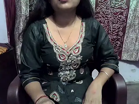 Snapshot of SIYA_MAVI chatting on 04-25-26, 02:14 SIYA MAVI online show from 04-25-26, 02:14