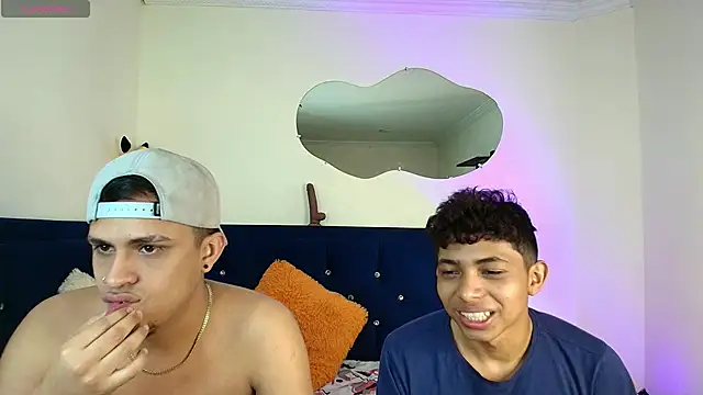 Snapshot of twinkmilk_ chatting on 01-07-25, 11:58 twinkmilk online show from 01-07-25, 11:58