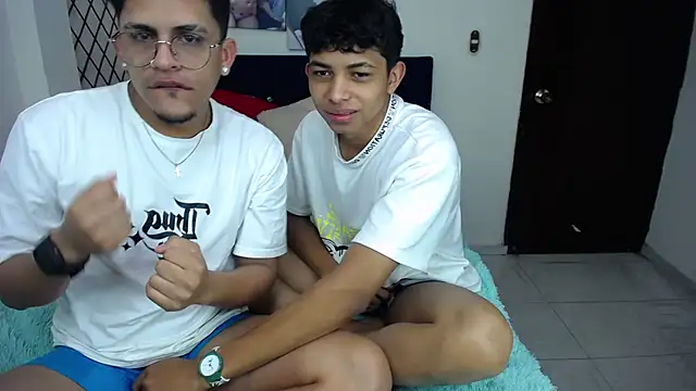 Snapshot of twinkmilk_ chatting on 02-11-25, 11:54 twinkmilk online show from 02-11-25, 11:54