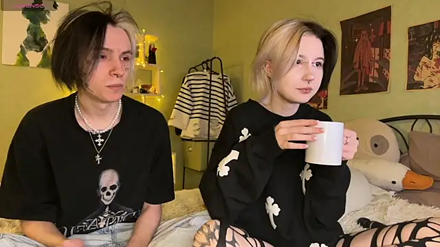 Snapshot of VeryRare_TwinS chatting on 10-06-25, 09:34 VeryRare TwinS online show from 10-06-25, 09:34