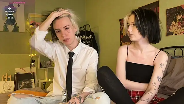 Snapshot of VeryRare_TwinS chatting on 10-21-25, 11:38 VeryRare TwinS online show from 10-21-25, 11:38