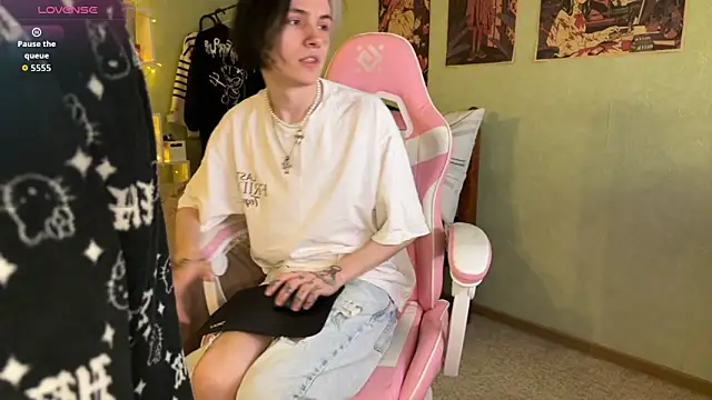 Snapshot of VeryRare_TwinS chatting on 11-22-25, 02:54 VeryRare TwinS online show from 11-22-25, 02:54