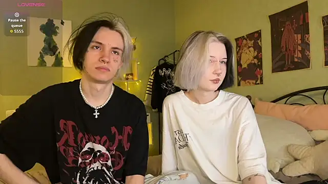 Snapshot of VeryRare_TwinS chatting on 11-26-25, 10:44 VeryRare TwinS online show from 11-26-25, 10:44