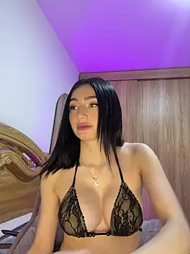 Maddy Jones online show from 04-03-26, 01:36