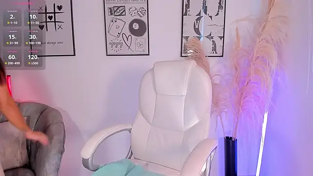 NiiaEvanss online show from 10-04-25, 01:42