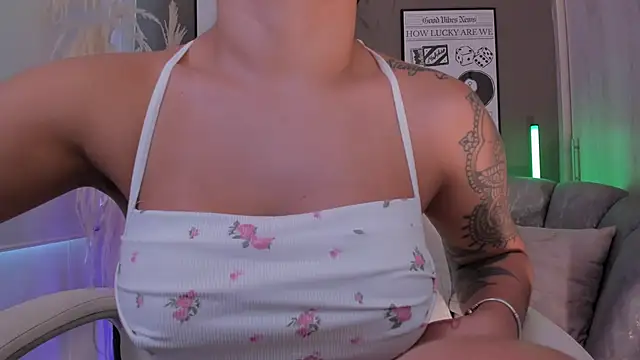 NiiaEvanss online show from 01-09-26, 01:14