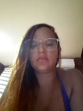 AliceRuivinha2 online show from 03-03-25, 12:59