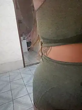 AliceRuivinha2 online show from 10-22-25, 10:15