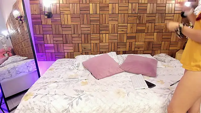 Snapshot of iriis_rosse chatting on 02-11-25, 09:14 iriis rosse online show from 02-11-25, 09:14