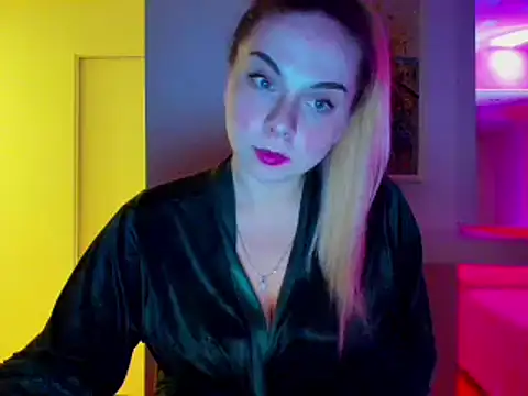 Snapshot of HappyIva chatting on 01-20-25, 01:39 HappyIva online show from 01-20-25, 01:39