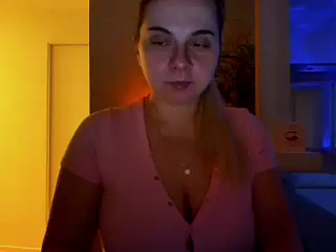 Snapshot of HappyIva chatting on 01-30-25, 08:11 HappyIva online show from 01-30-25, 08:11