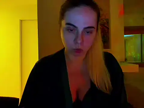 Snapshot of HappyIva chatting on 02-03-25, 11:53 HappyIva online show from 02-03-25, 11:53
