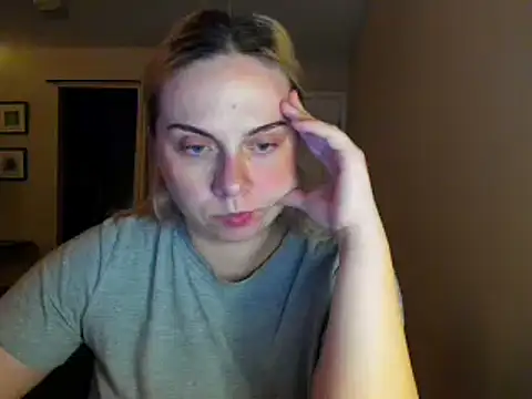 Snapshot of HappyIva chatting on 09-17-25, 11:12 HappyIva online show from 09-17-25, 11:12