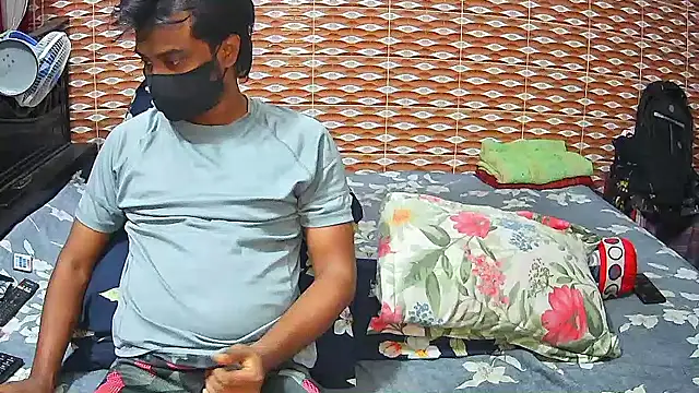 Hot Nila online show from 05-19-26, 09:15