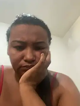Mariaapimentinha online show from 05-18-26, 12:55