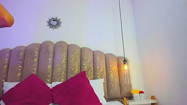 Snapshot of nayara_macherano chatting on 12-02-25, 11:26 nayara macherano online show from 12-02-25, 11:26