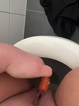 Snapshot of bigfatpussy28 chatting on 03-30-26, 07:53 bigfatpussy28 online show from 03-30-26, 07:53