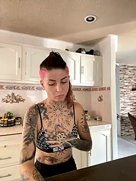 Izy cute  online show from 11-18-25, 05:17