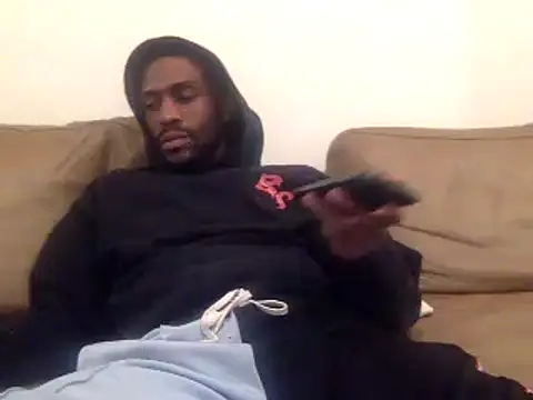 Snapshot of mileshighclub420 chatting on 03-20-25, 10:18 mileshighclub420 online show from 03-20-25, 10:18