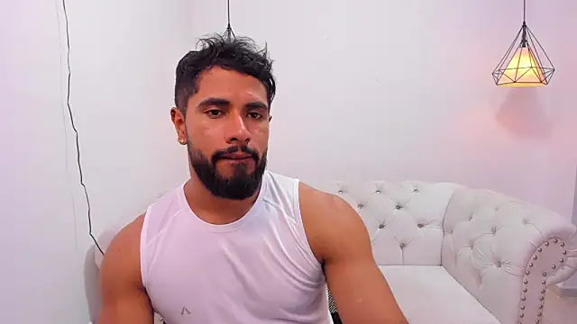 Snapshot of Santiago_huntt chatting on 12-03-24, 04:39 Santiago huntt online show from 12-03-24, 04:39