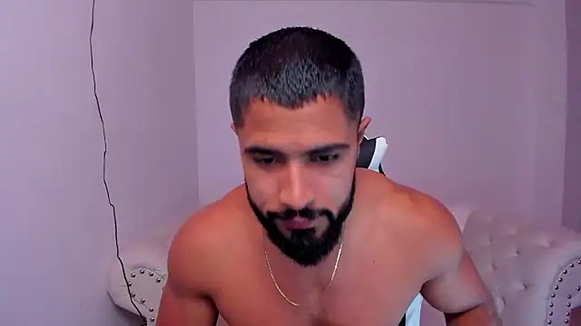 Snapshot of Santiago_huntt chatting on 02-17-25, 12:27 Santiago huntt online show from 02-17-25, 12:27