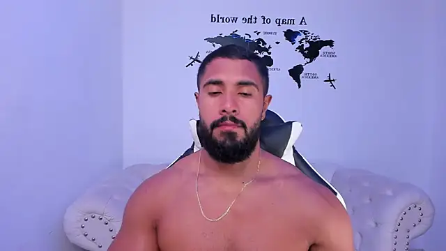 Snapshot of Santiago_huntt chatting on 09-19-25, 08:42 Santiago huntt online show from 09-19-25, 08:42