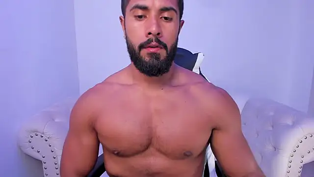 Snapshot of Santiago_huntt chatting on 10-07-25, 10:51 Santiago huntt online show from 10-07-25, 10:51