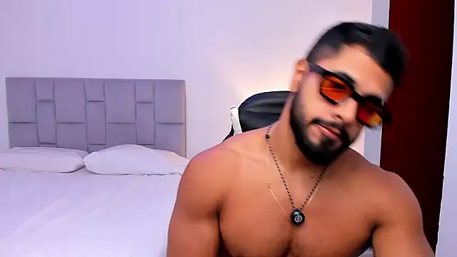 Santiago huntt online show from 04-13-26, 08:14