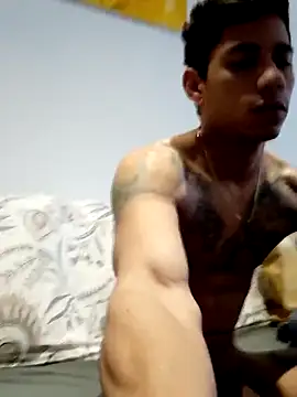 Snapshot of Mikeherz777 chatting on 01-08-25, 09:32 Mikeherz777 online show from 01-08-25, 09:32