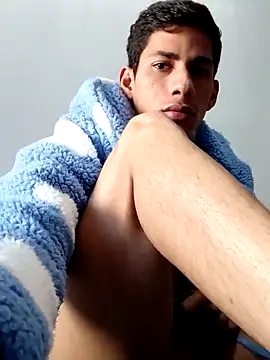 Snapshot of Mikeherz777 chatting on 01-13-25, 12:24 Mikeherz777 online show from 01-13-25, 12:24