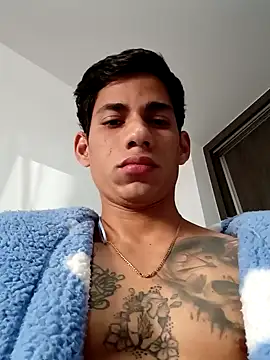 Snapshot of Mikeherz777 chatting on 01-15-25, 01:09 Mikeherz777 online show from 01-15-25, 01:09