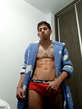 Snapshot of Mikeherz777 chatting on 02-25-25, 04:42 Mikeherz777 online show from 02-25-25, 04:42