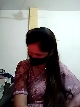 Snapshot of priyancyfun chatting on 02-02-25, 11:51 priyancyfun online show from 02-02-25, 11:51